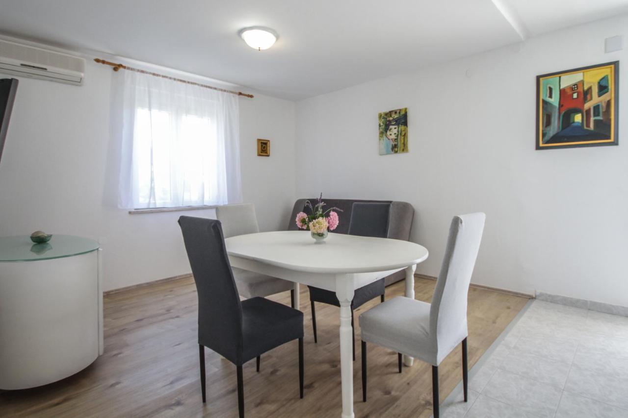 Apartment Tosca With Parking Rovinj Buitenkant foto